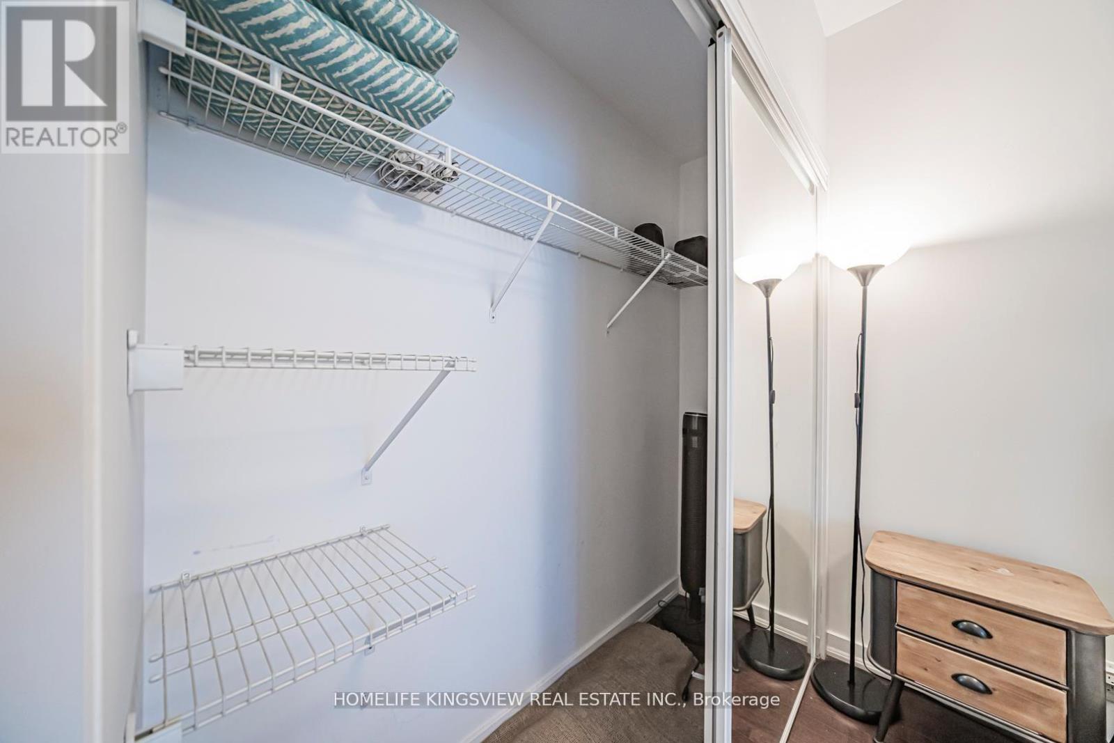 #1001 12 YORK STREET - 28