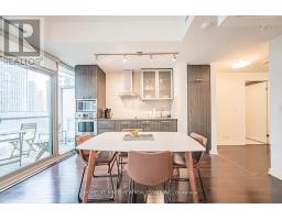 1001 - 12 York Street, Toronto, ON M5J0A9 Photo 17
