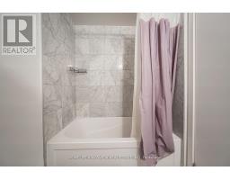 1001 - 12 York Street, Toronto, ON M5J0A9 Photo 32