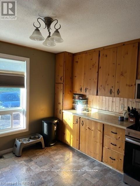 1372 VILLAGE ROAD - 16