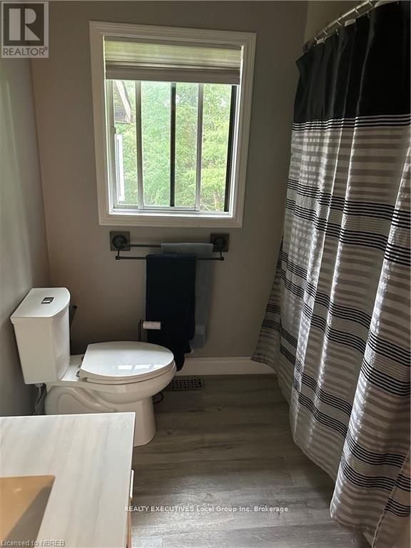 1372 VILLAGE ROAD - 5