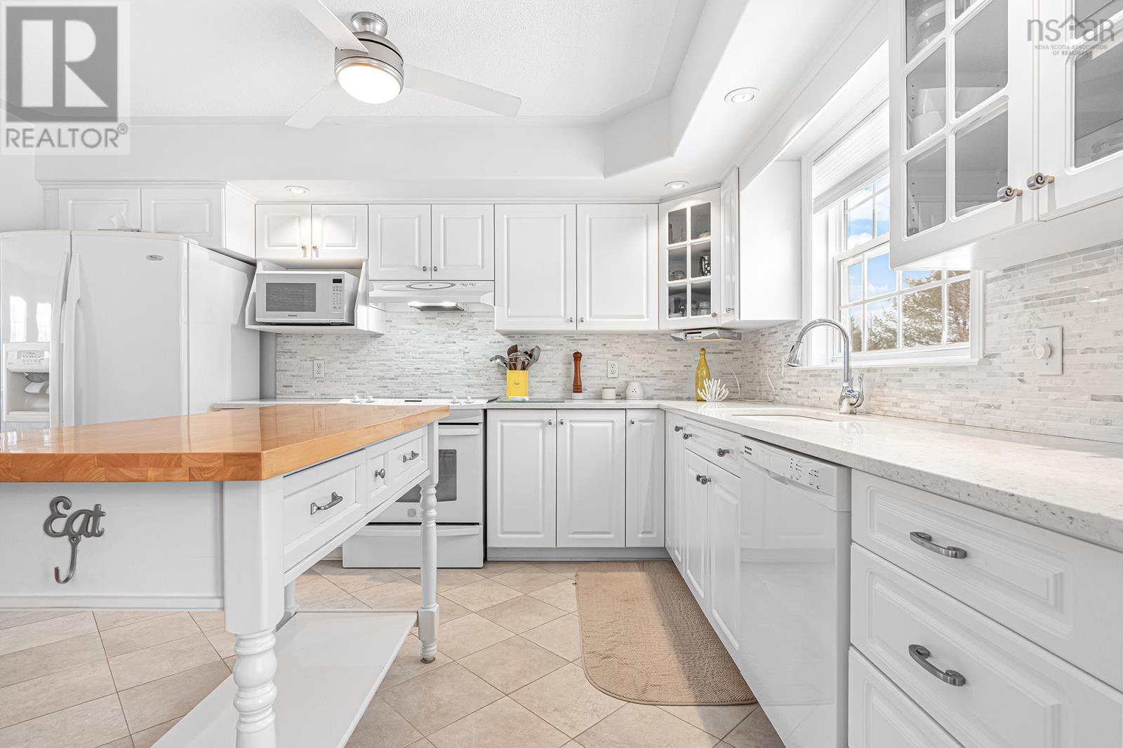 Property 31 of 51 of 32 Falcon Crest Court