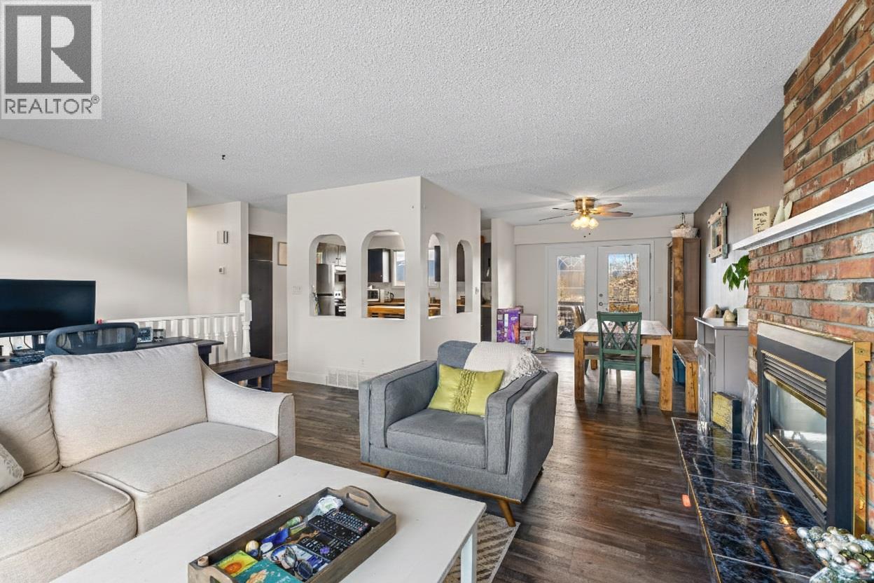 1616 HILLCREST AVENUE - 7