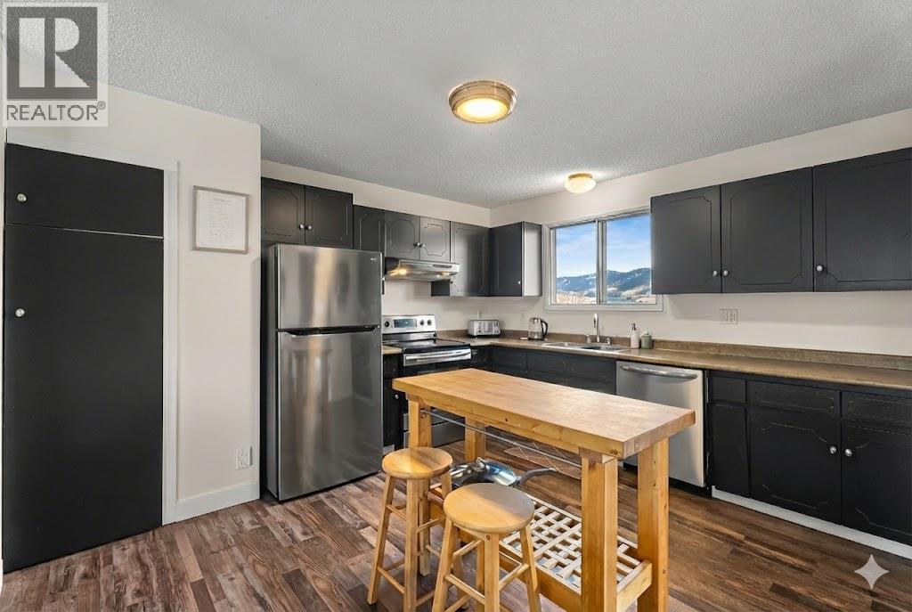 1616 HILLCREST AVENUE - 12