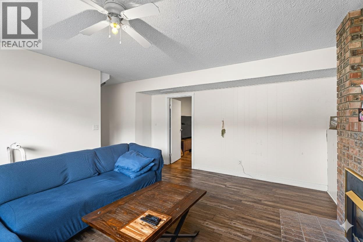 1616 HILLCREST AVENUE - 26