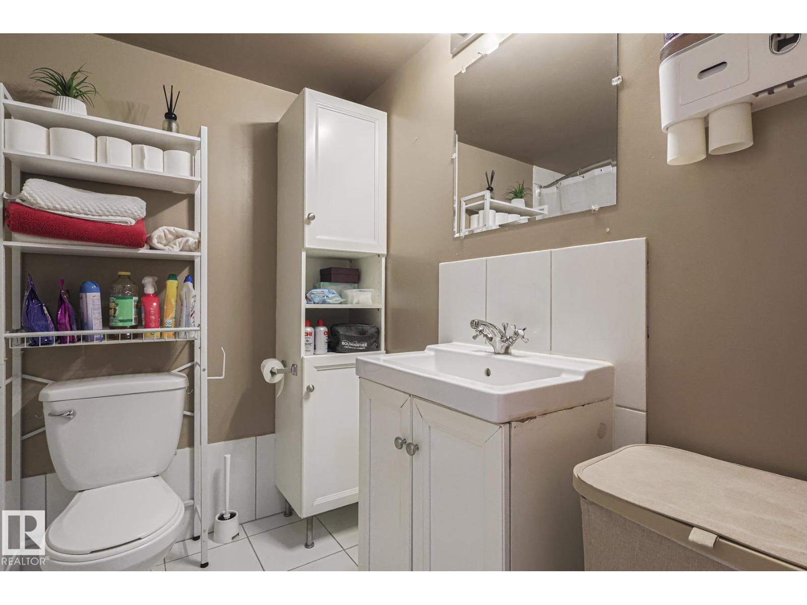 
          147 8745 165 ST NW NW
            <br/>
            <span>Edmonton</span>
            , 
            <span>AB</span>
             <span>T5R2R7</span>
         - Photo 10