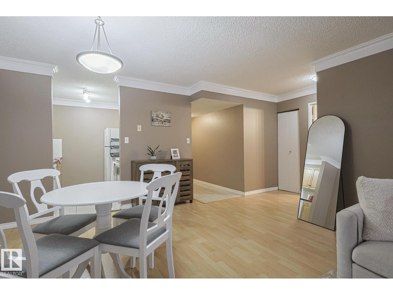 
          147 8745 165 ST NW NW
            <br/>
            <span>Edmonton</span>
            , 
            <span>AB</span>
             <span>T5R2R7</span>
        