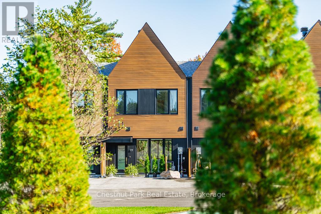 29 ROCKMOUNT CRESCENT