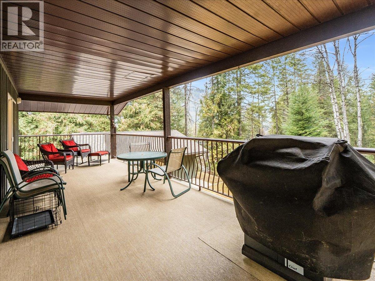 2162 Old Salmo Road, Fruitvale