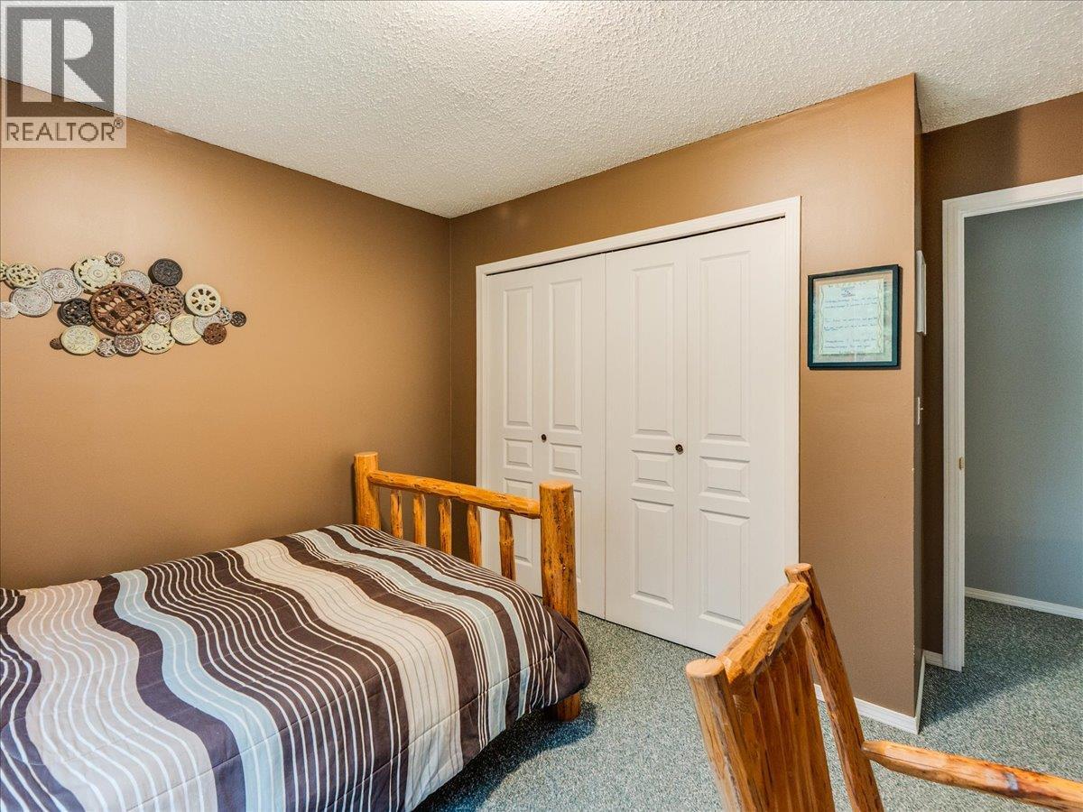 2162 Old Salmo Road, Fruitvale