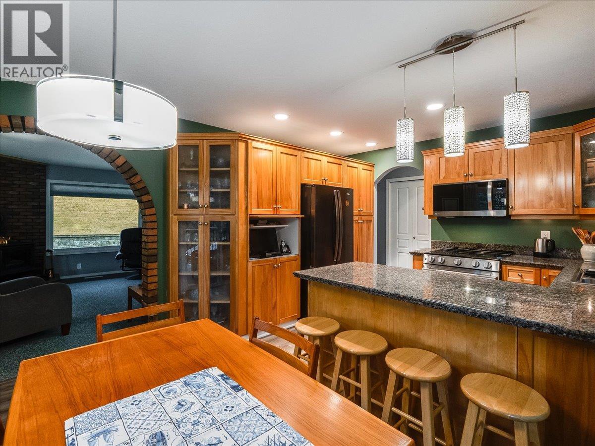 2162 Old Salmo Road, Fruitvale