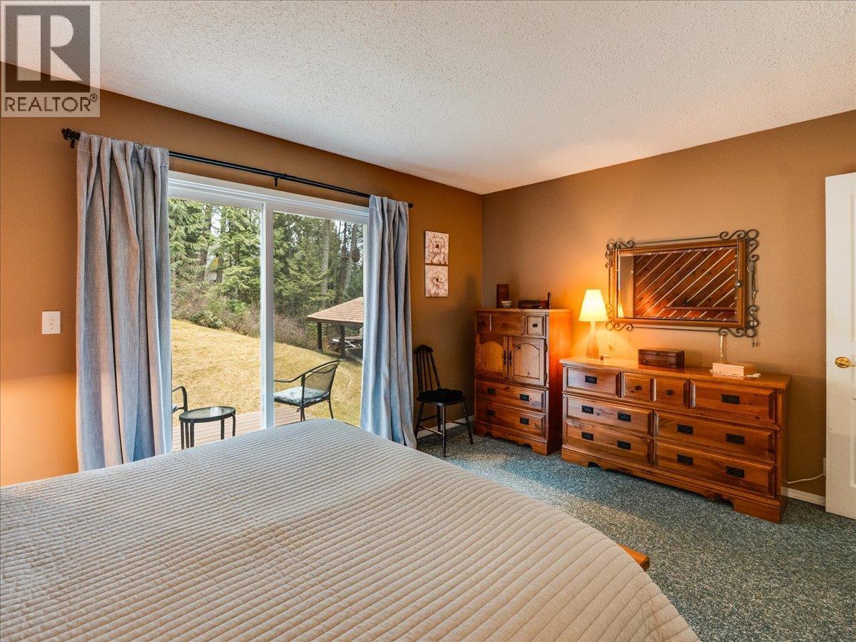 2162 Old Salmo Road, Fruitvale