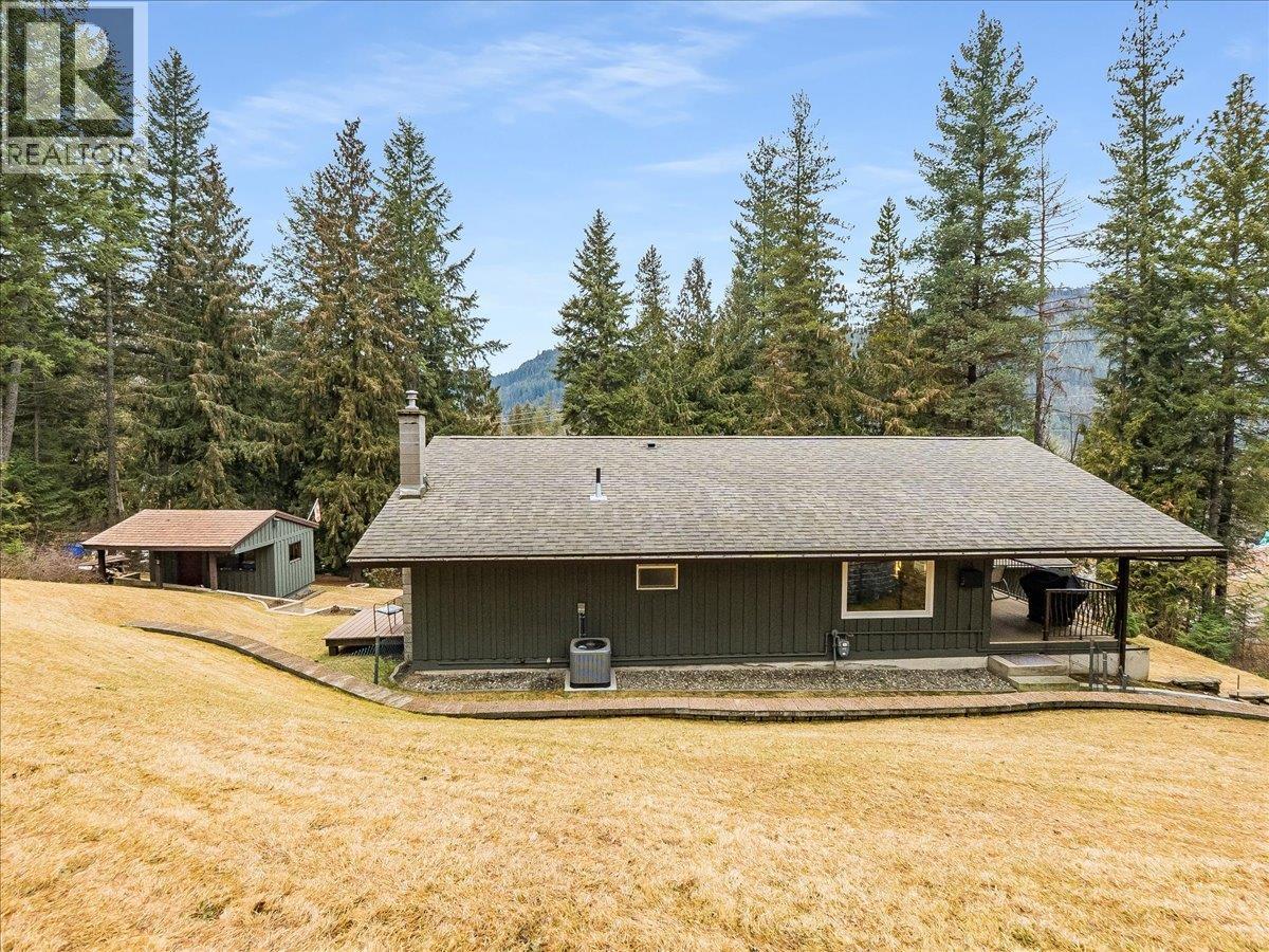 2162 Old Salmo Road, Fruitvale