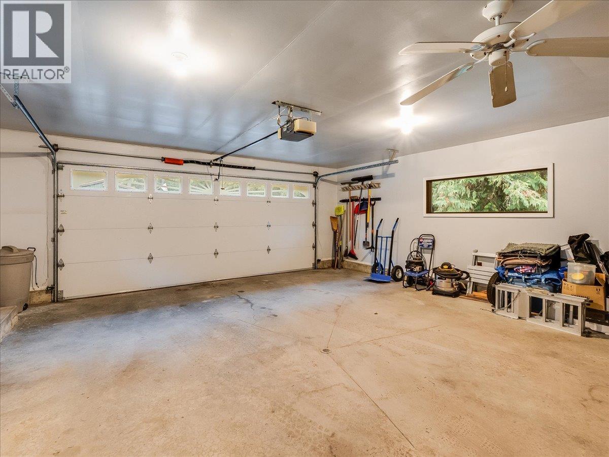 2162 Old Salmo Road, Fruitvale