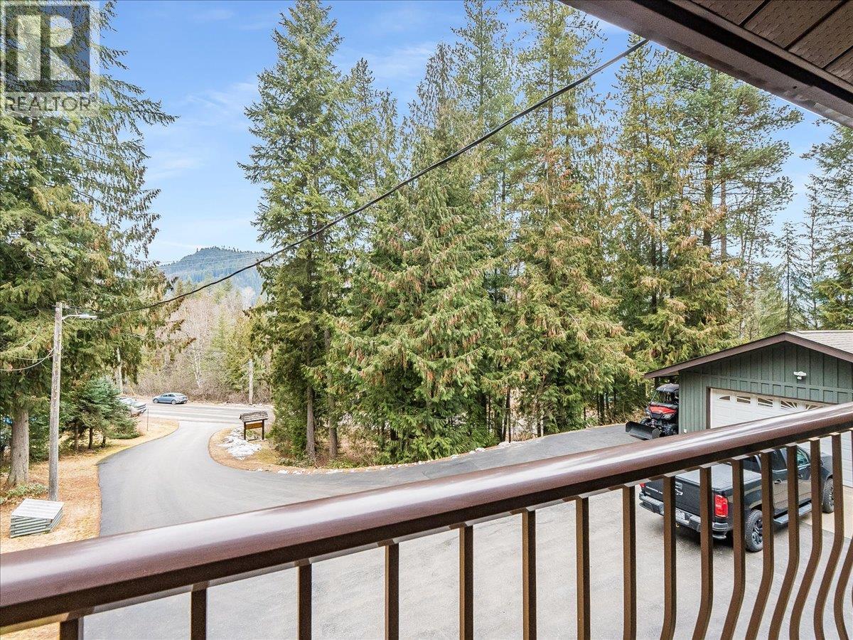 2162 Old Salmo Road, Fruitvale