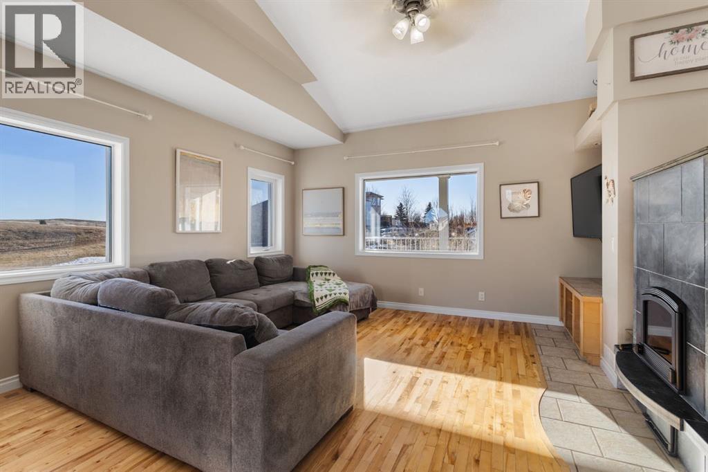 149 Sharp Hill Drive - Photo 4 of 50, Rural Rocky View County, Alberta