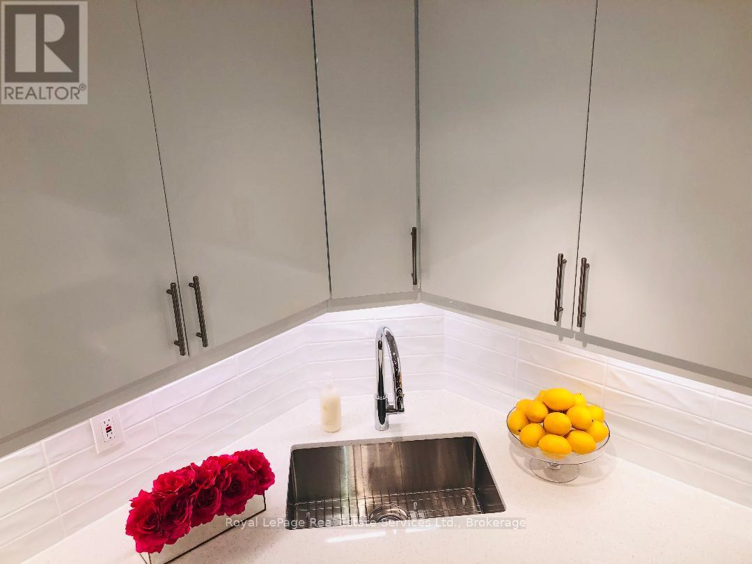 105 - 2185 MARINE DRIVE - Photo 4 of 12, Oakville (BR Bronte), Ontario