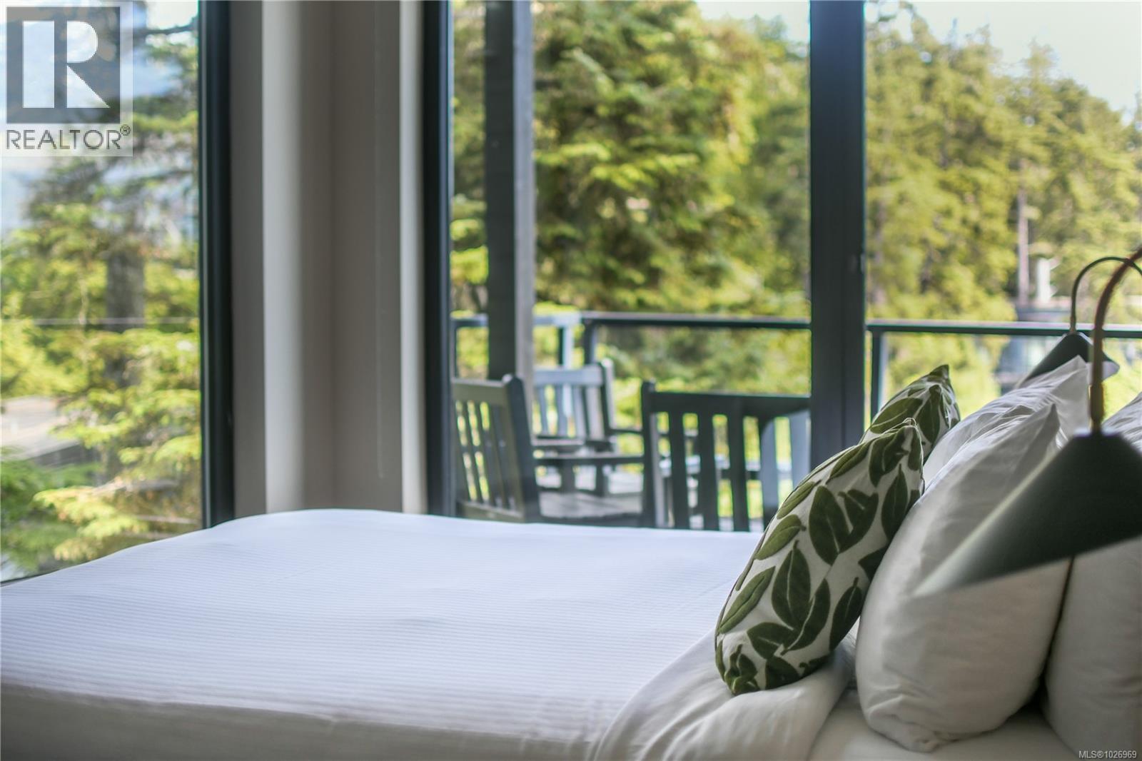 204 596 Marine Dr, Ucluelet