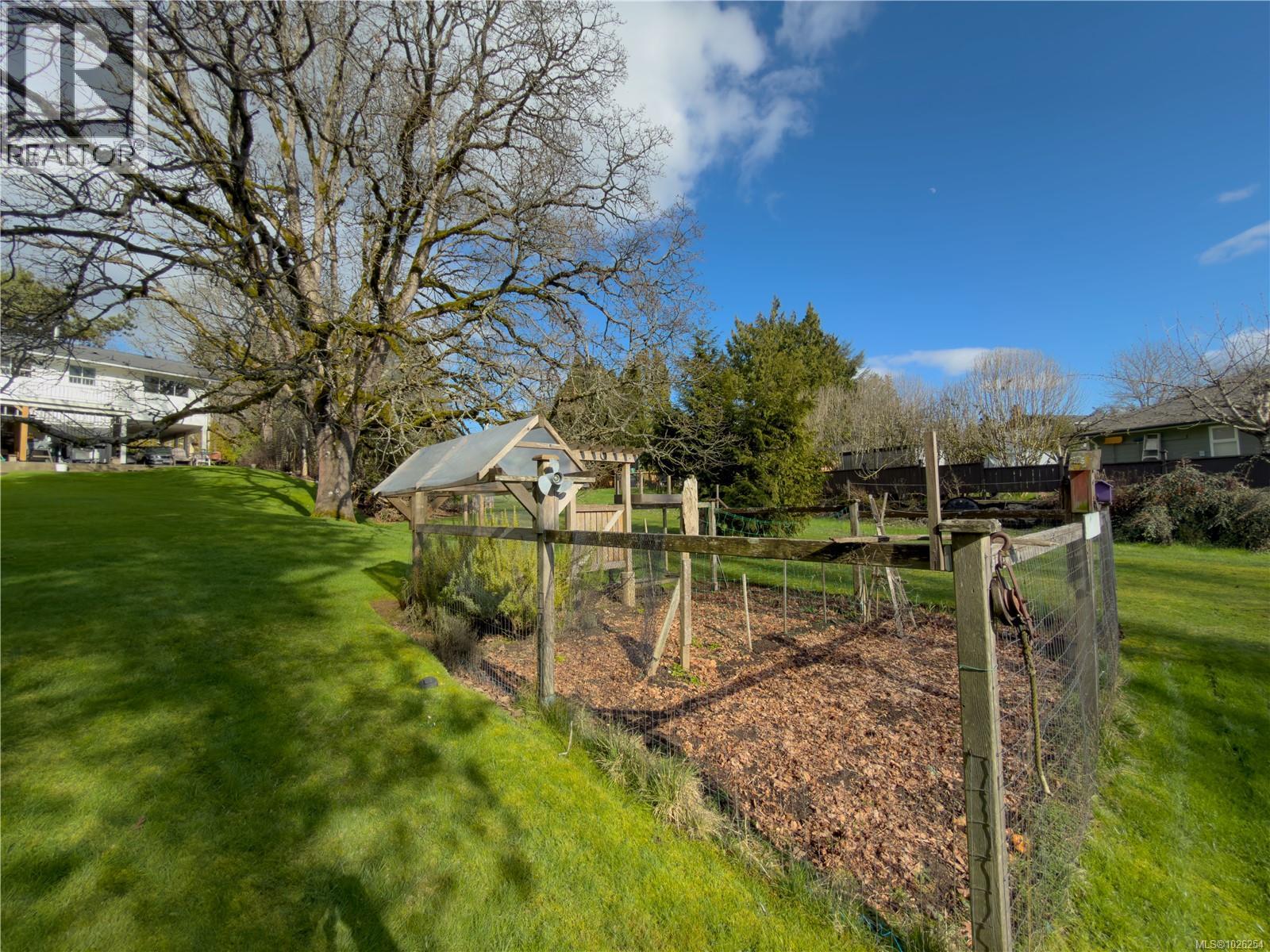 2444 Seine Rd, Duncan