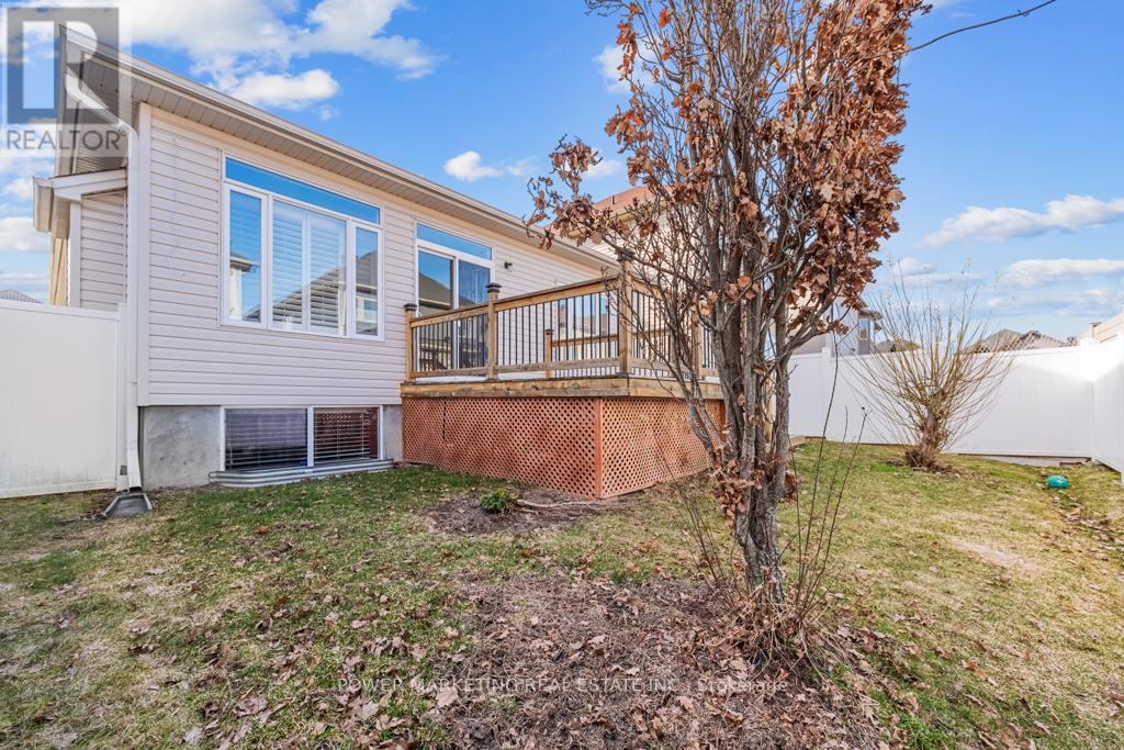 192 FELICITY CRESCENT - 35