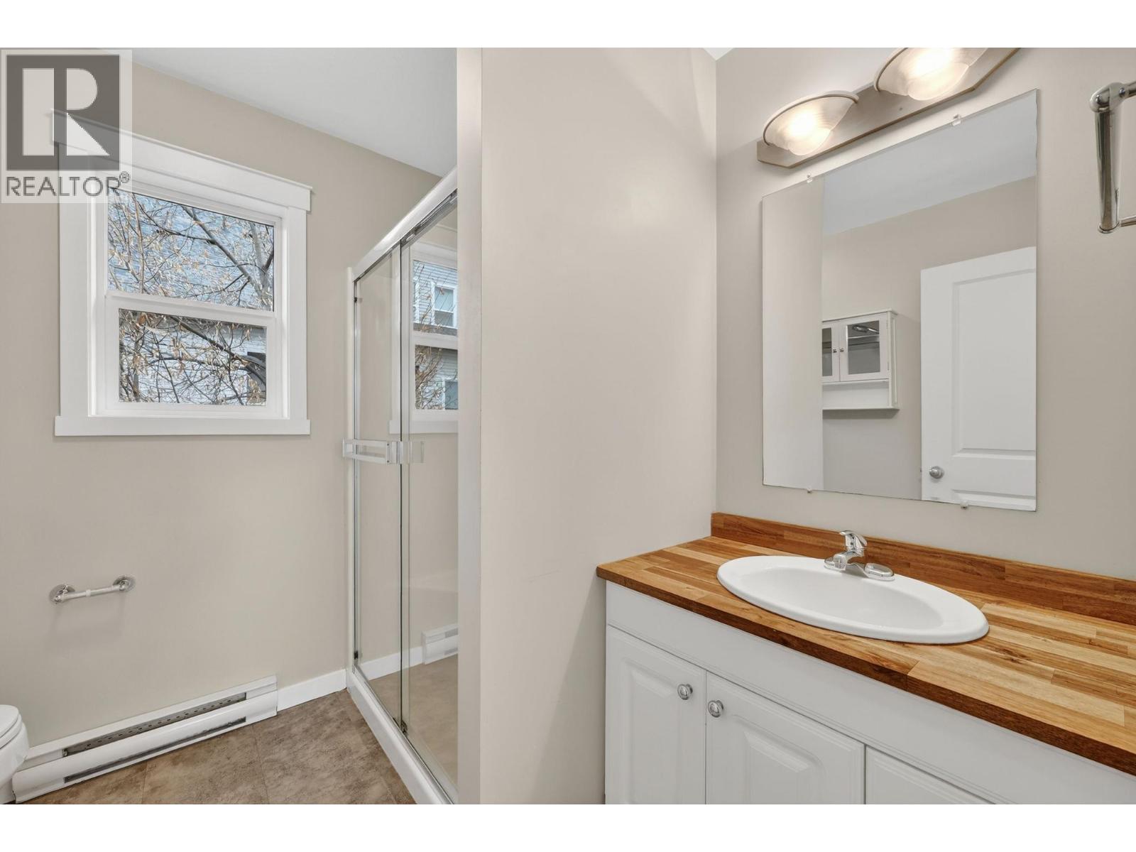 27 124 Mills Road, Kelowna