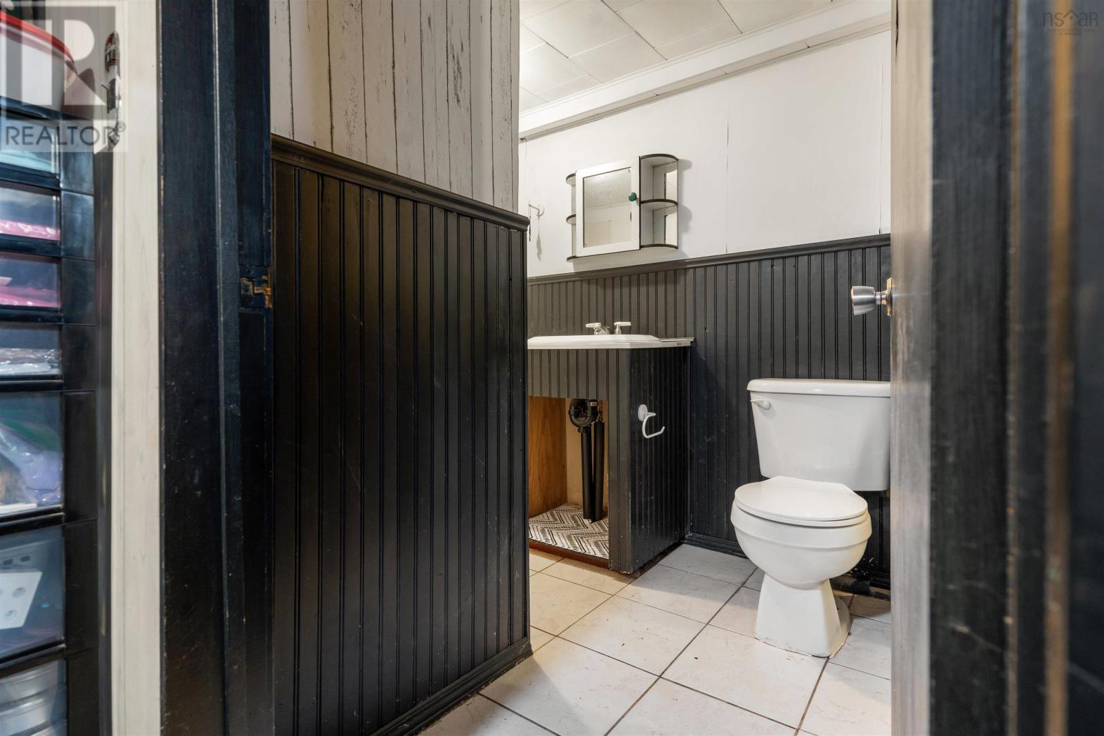 Property 30 of 34 of 997 East River East Side Road