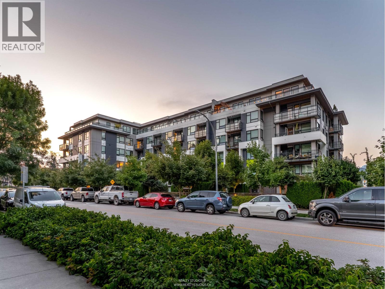 608 3018 ST GEORGE STREET, Port Moody