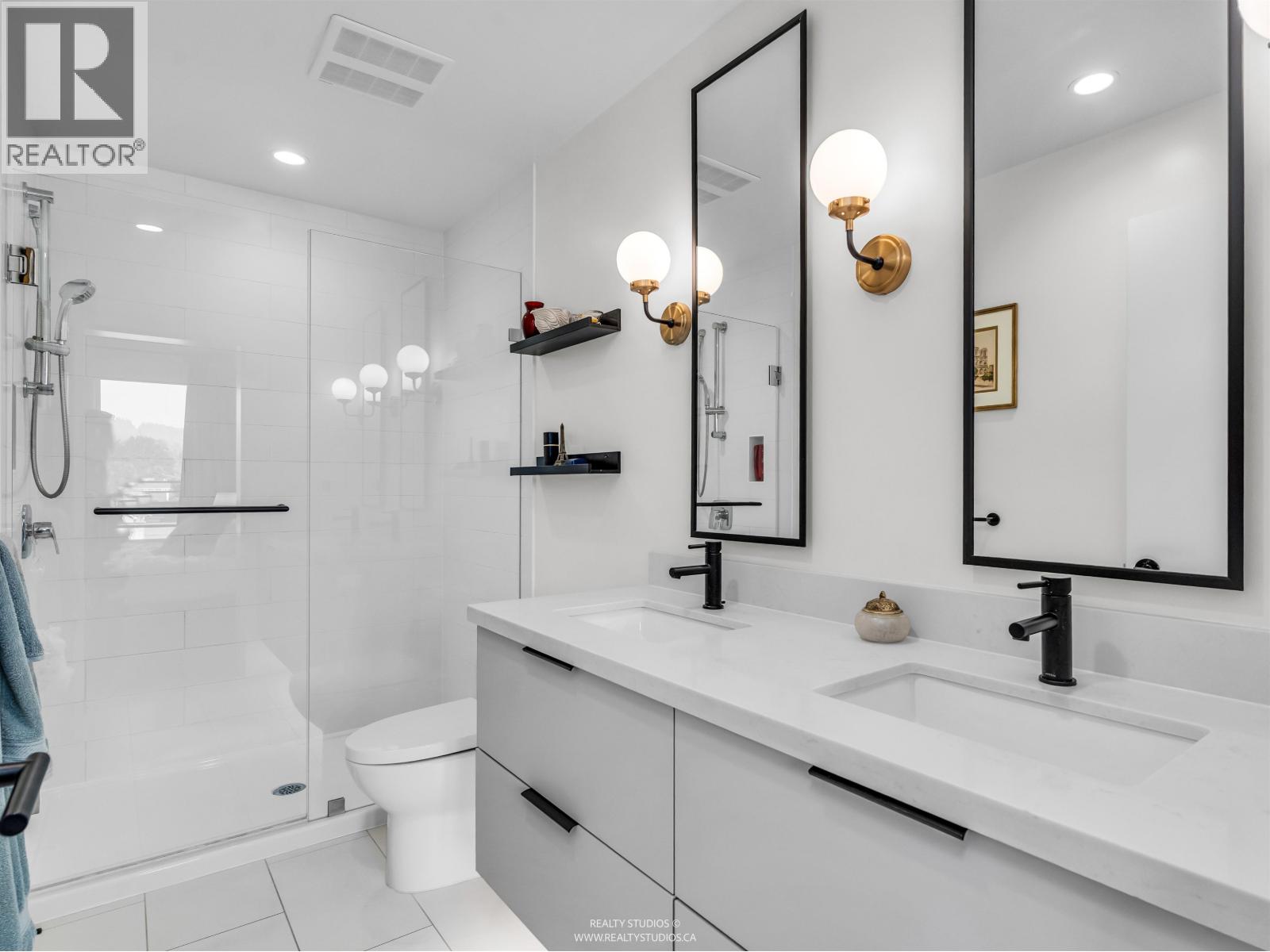 608 3018 ST GEORGE STREET, Port Moody