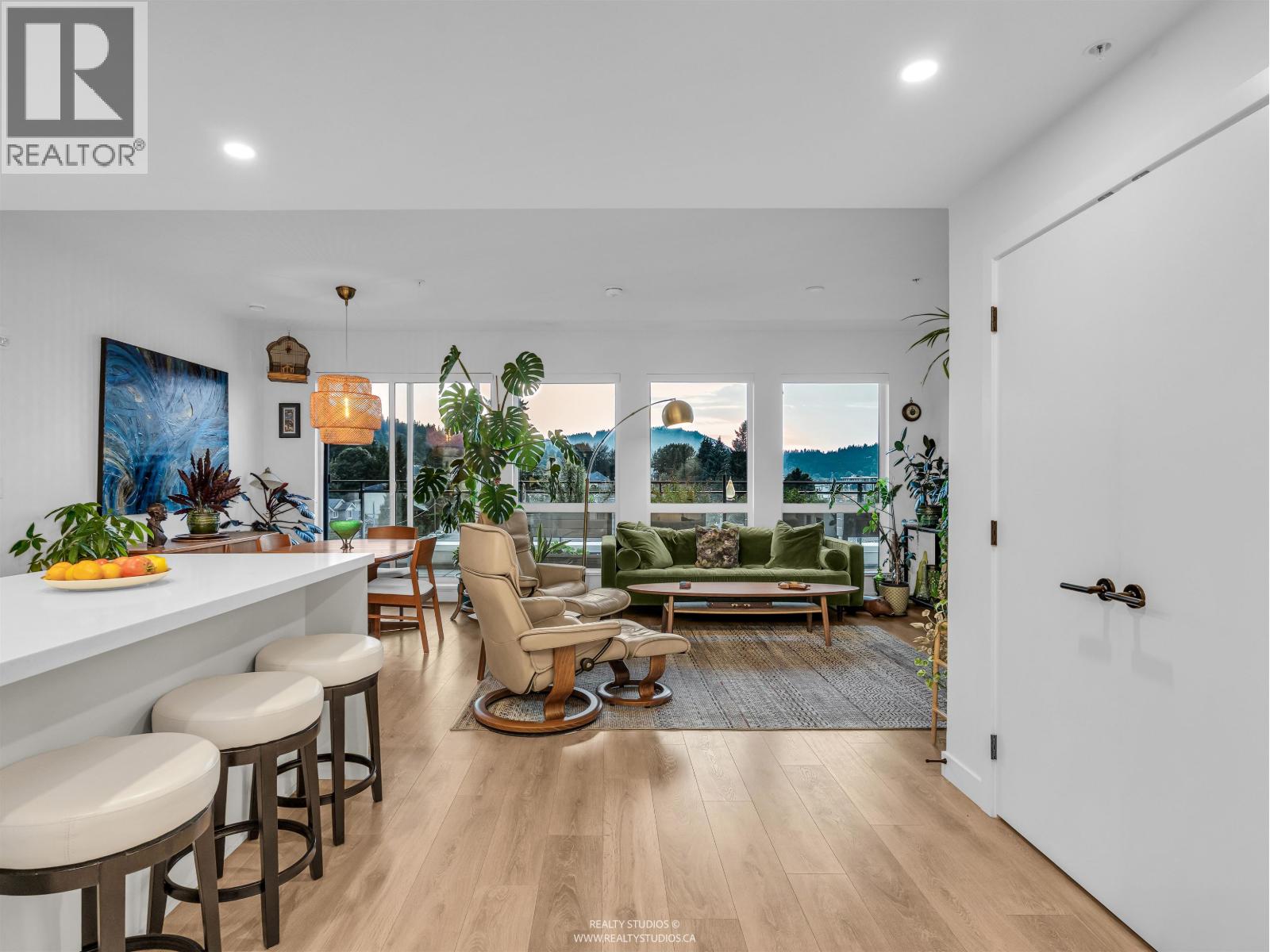 608 3018 ST GEORGE STREET, Port Moody