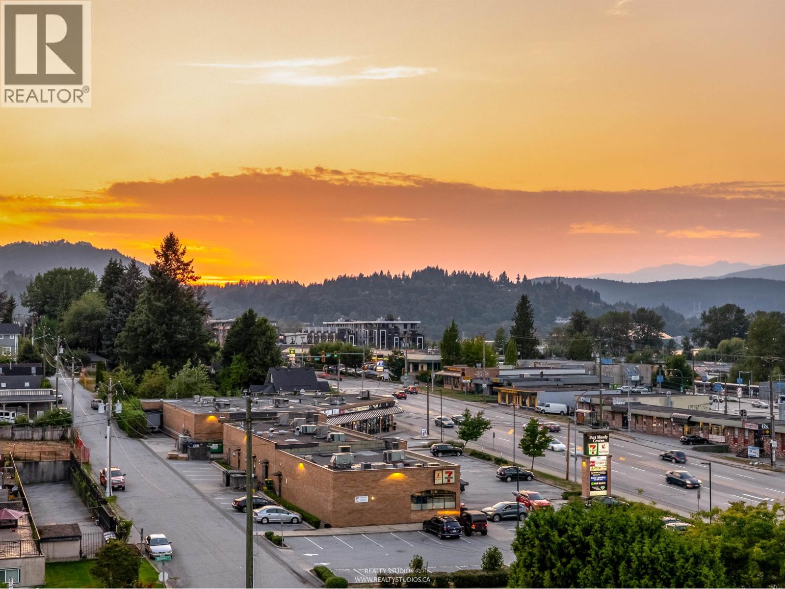 608 3018 ST GEORGE STREET, Port Moody