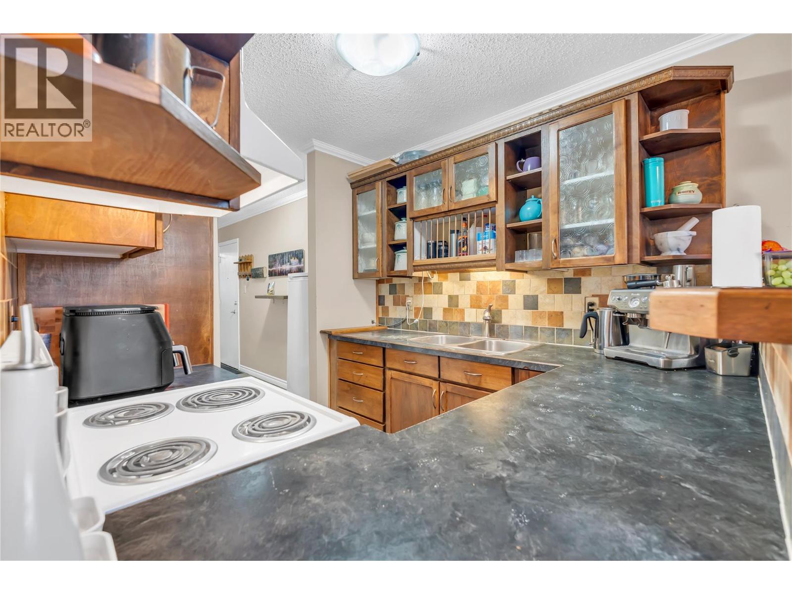 312 803 Fairview Road, Penticton