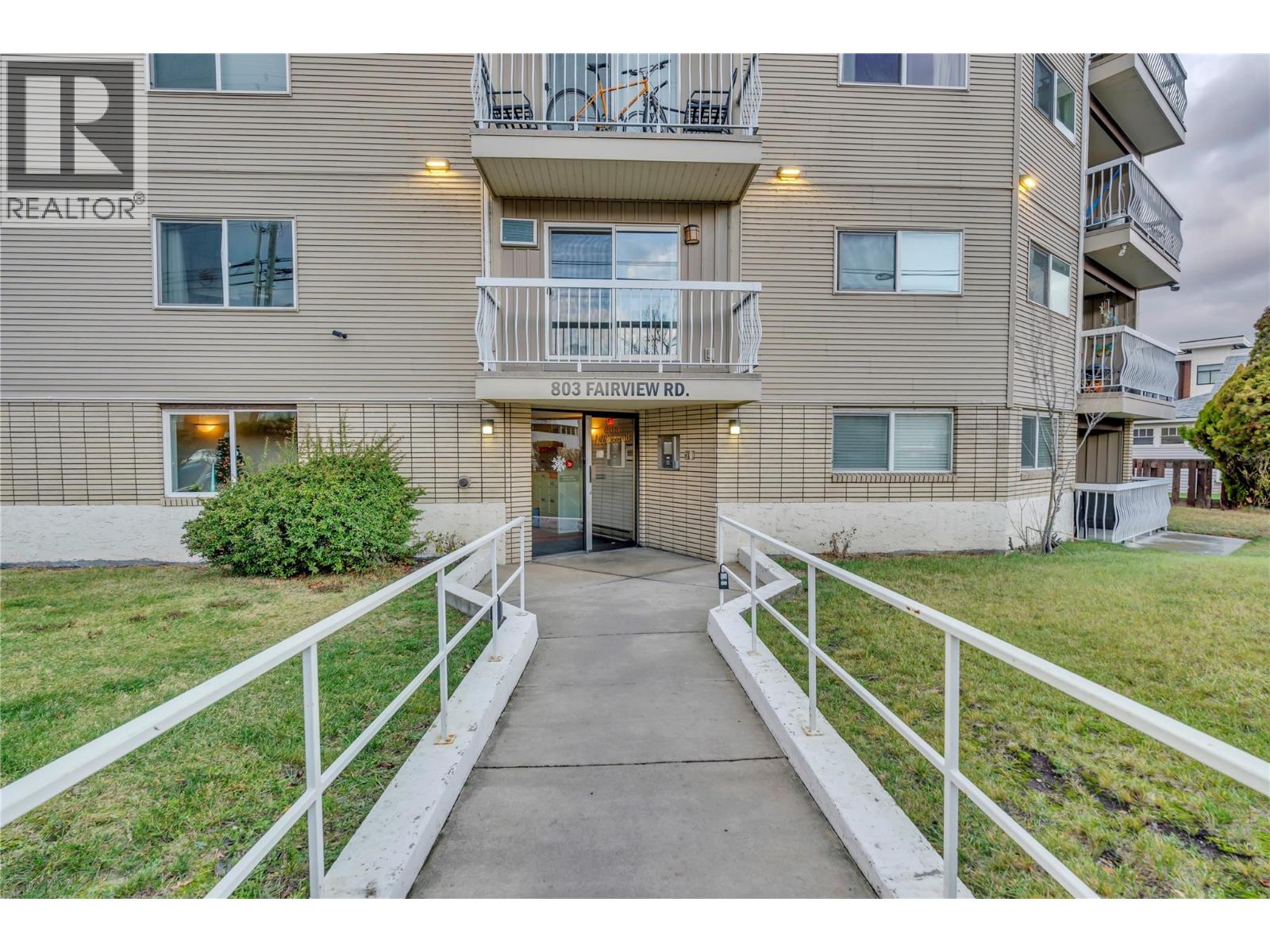 312 803 Fairview Road, Penticton