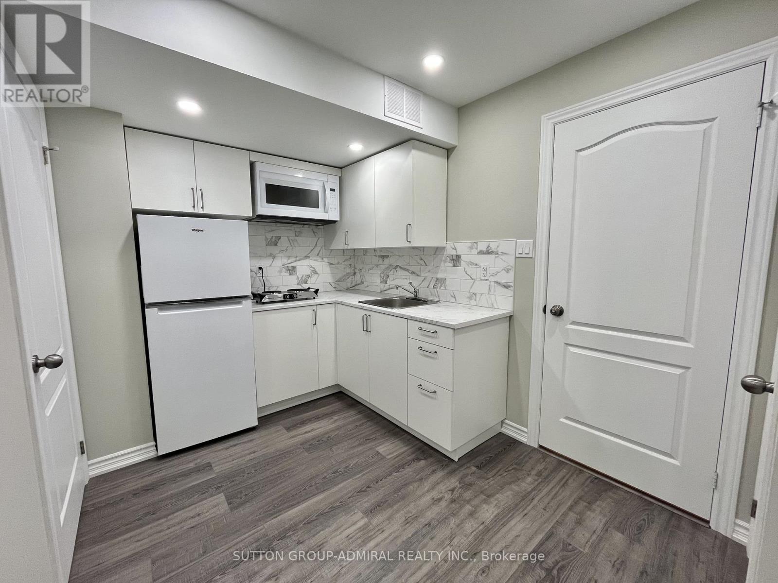 53 MATTHEWSON AVENUE - Photo 2 of 12, Bradford West Gwillimbury (Bradford), Ontario