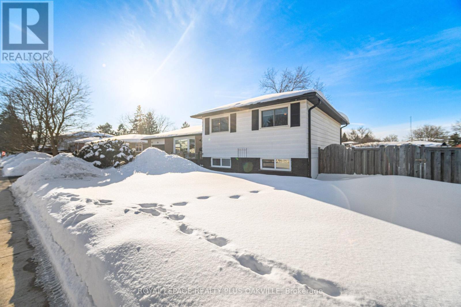 98 RUSTIC CRESCENT - Photo 5 of 45, Orangeville, Ontario