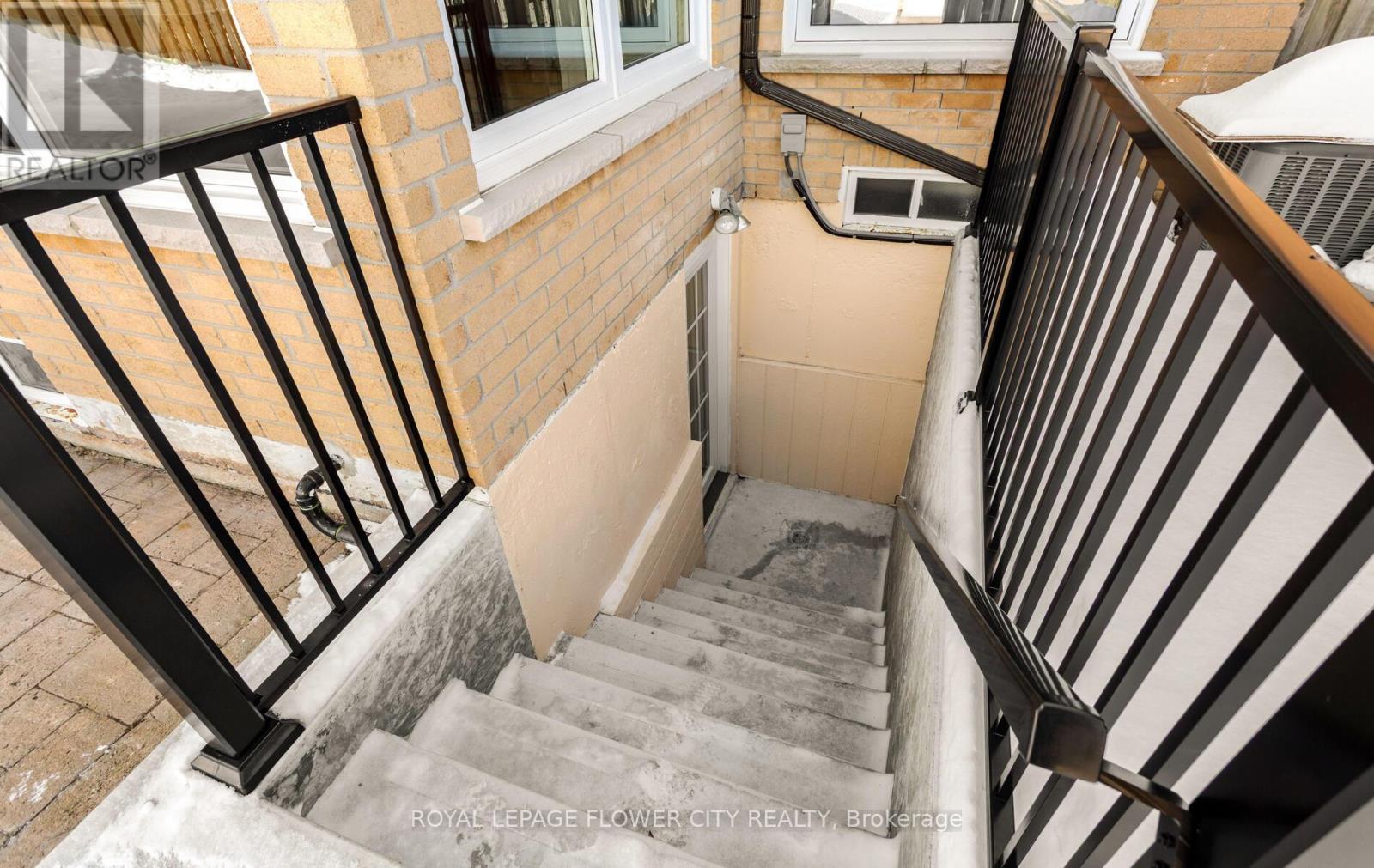 Single Family House for Sale in  NEWGREEN CRESCENT Brampton (Westgate) 