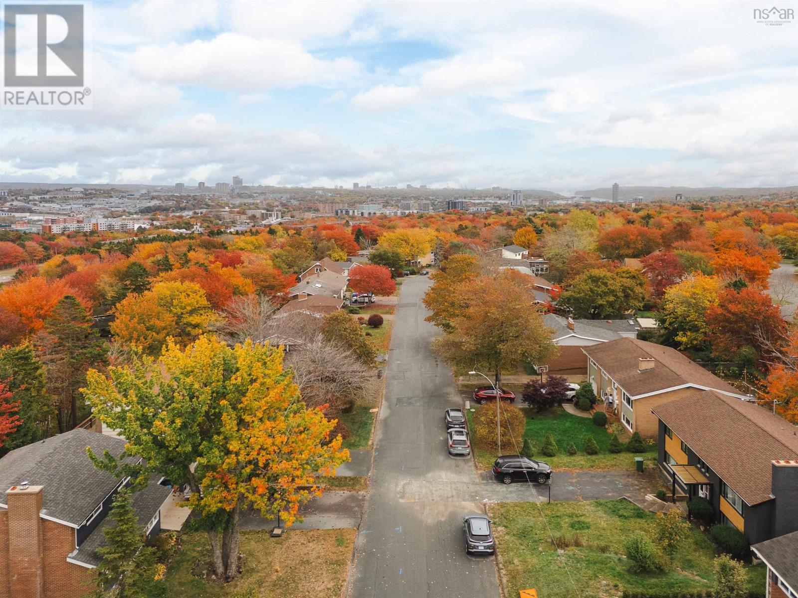 Property 35 of 51 of 43 Deepwood Crescent