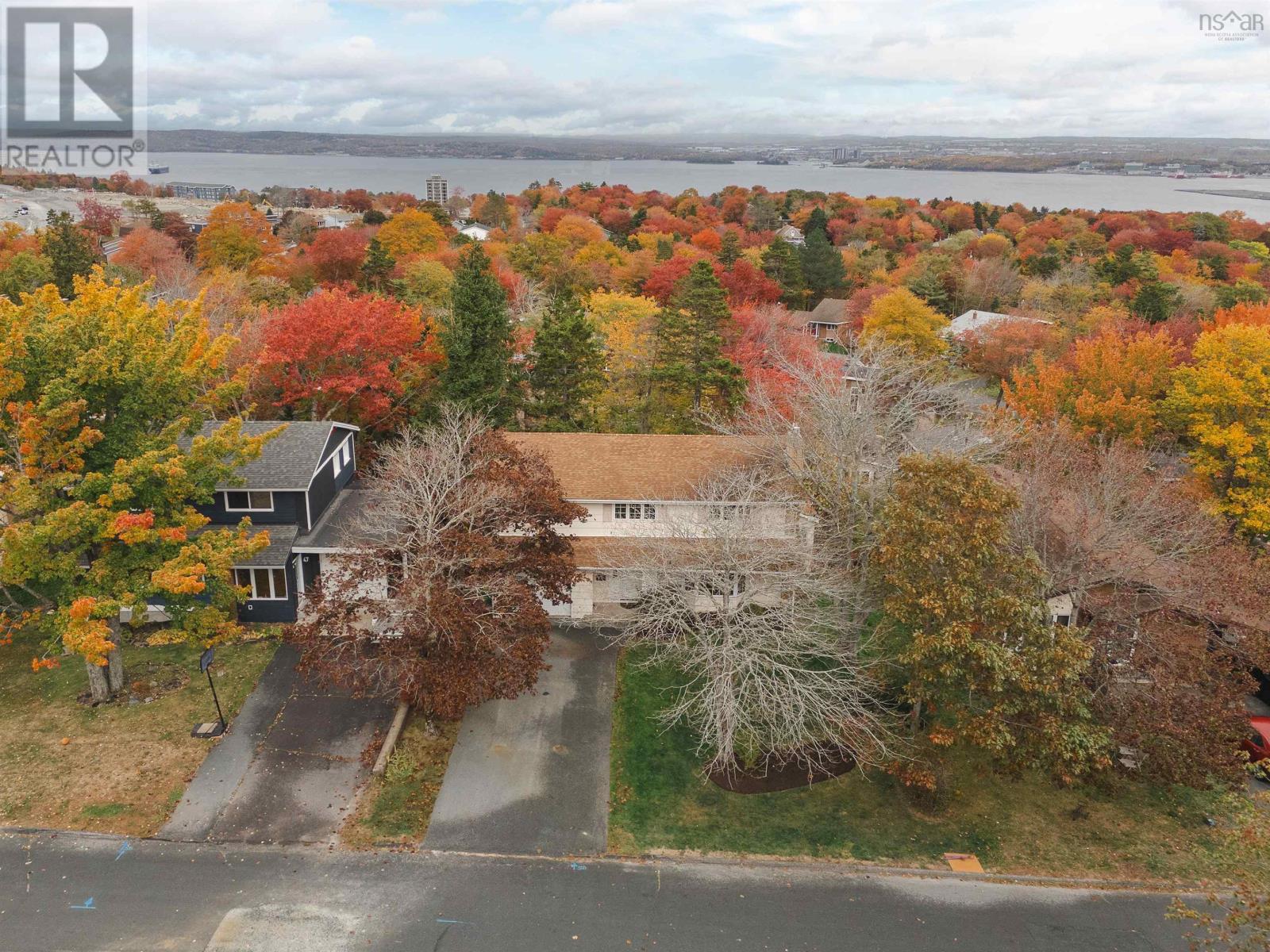 Property 32 of 51 of 43 Deepwood Crescent