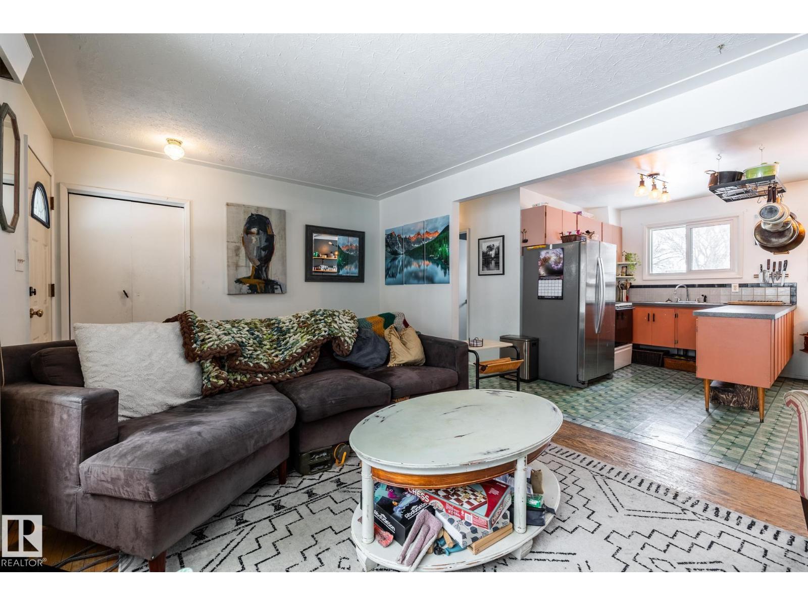 12231 47 ST NW - 8