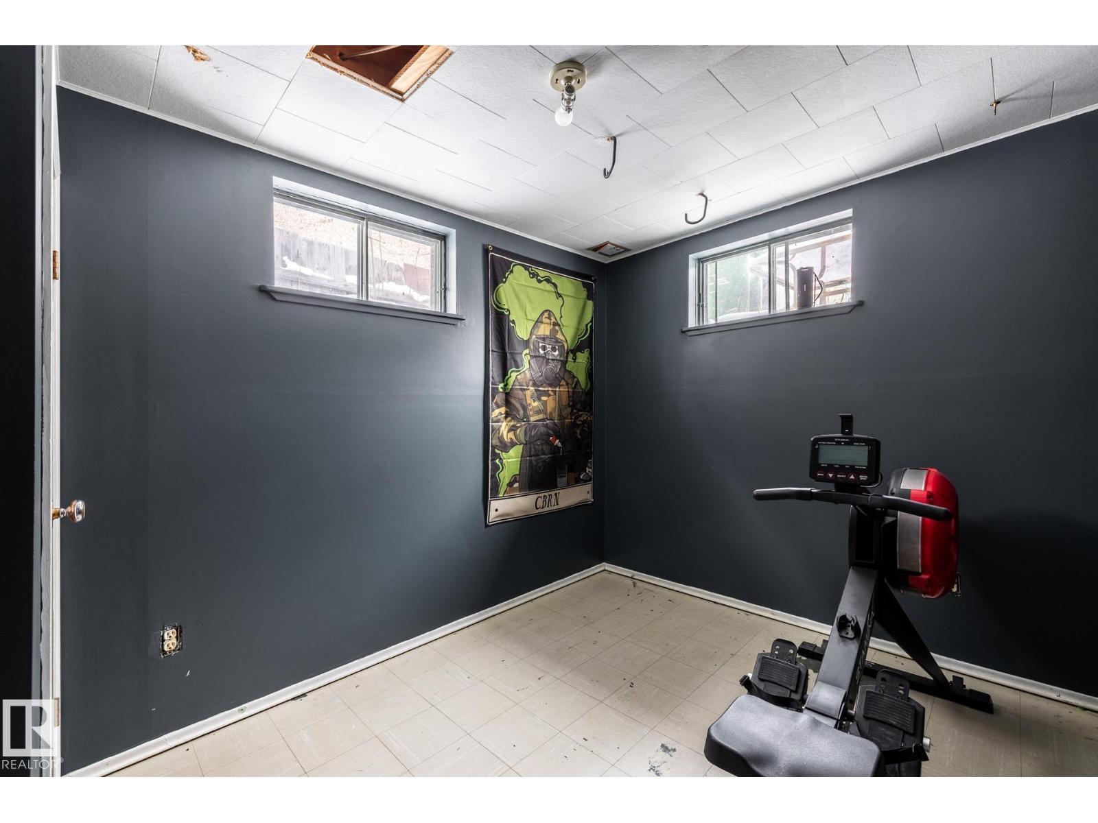 12231 47 ST NW - 28