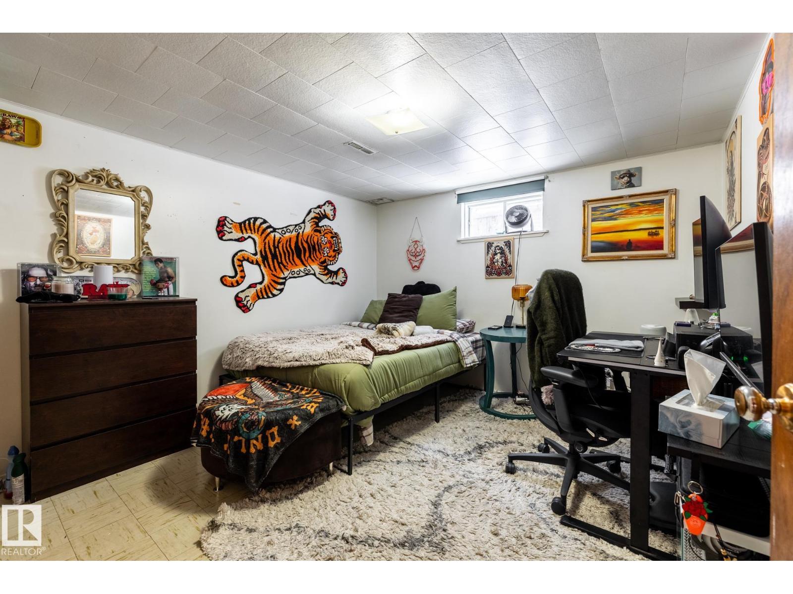 12231 47 ST NW - 29