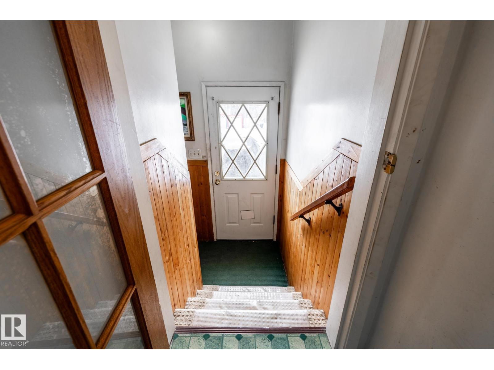12231 47 ST NW - 24
