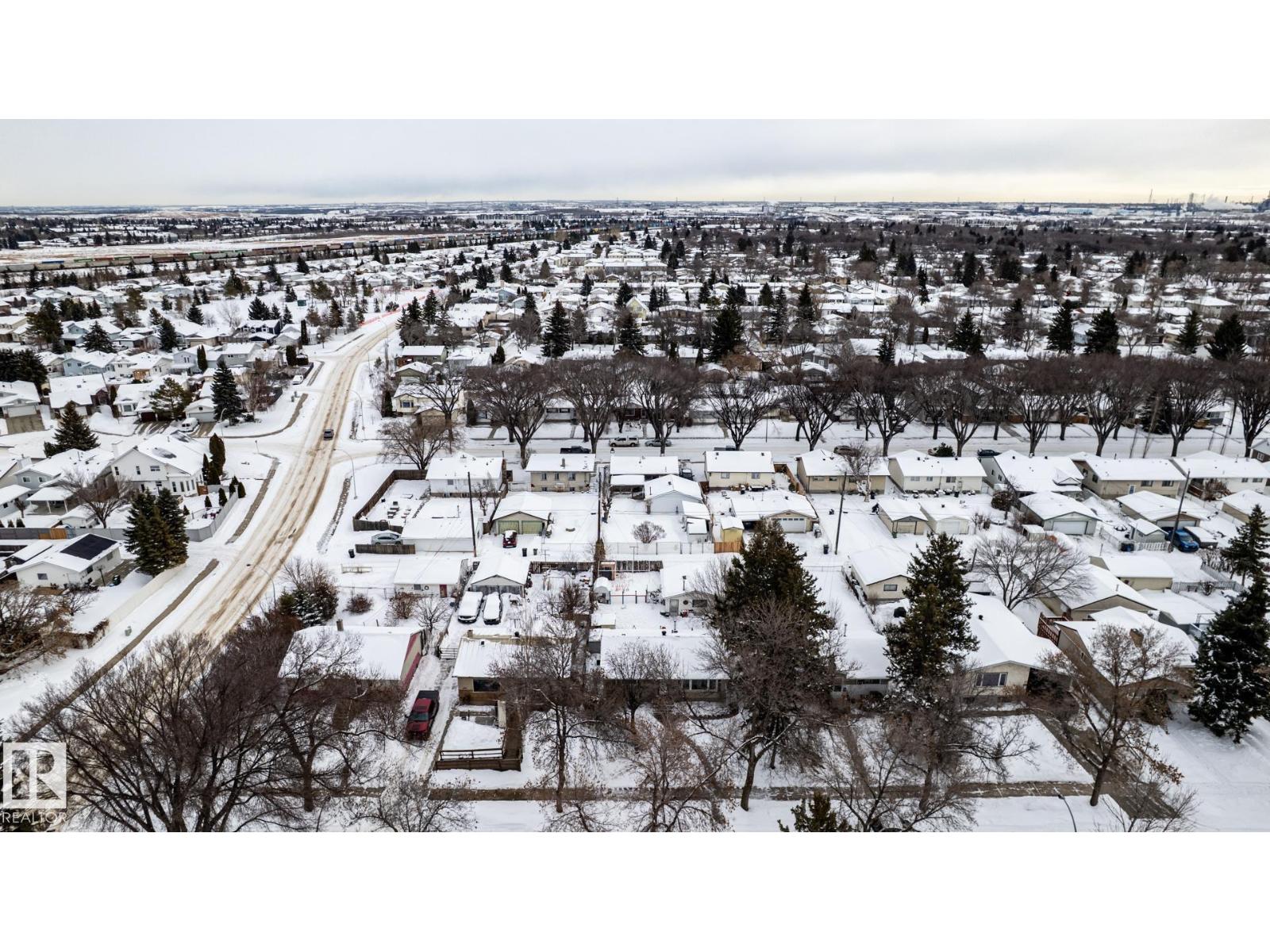 12231 47 ST NW - 43