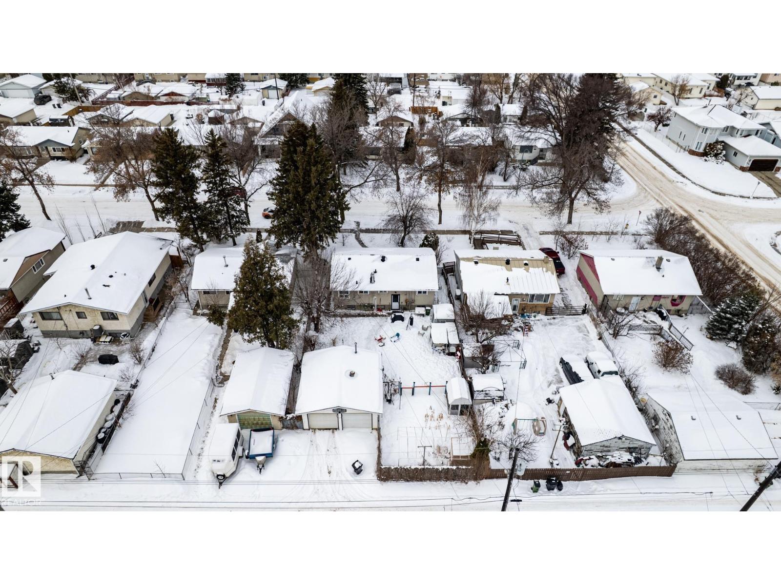 12231 47 ST NW - 45