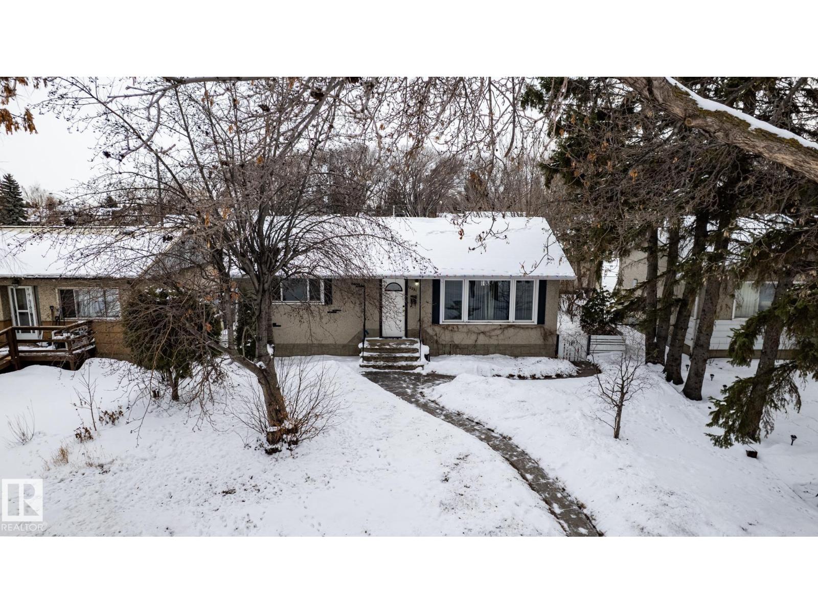 12231 47 ST NW - 49