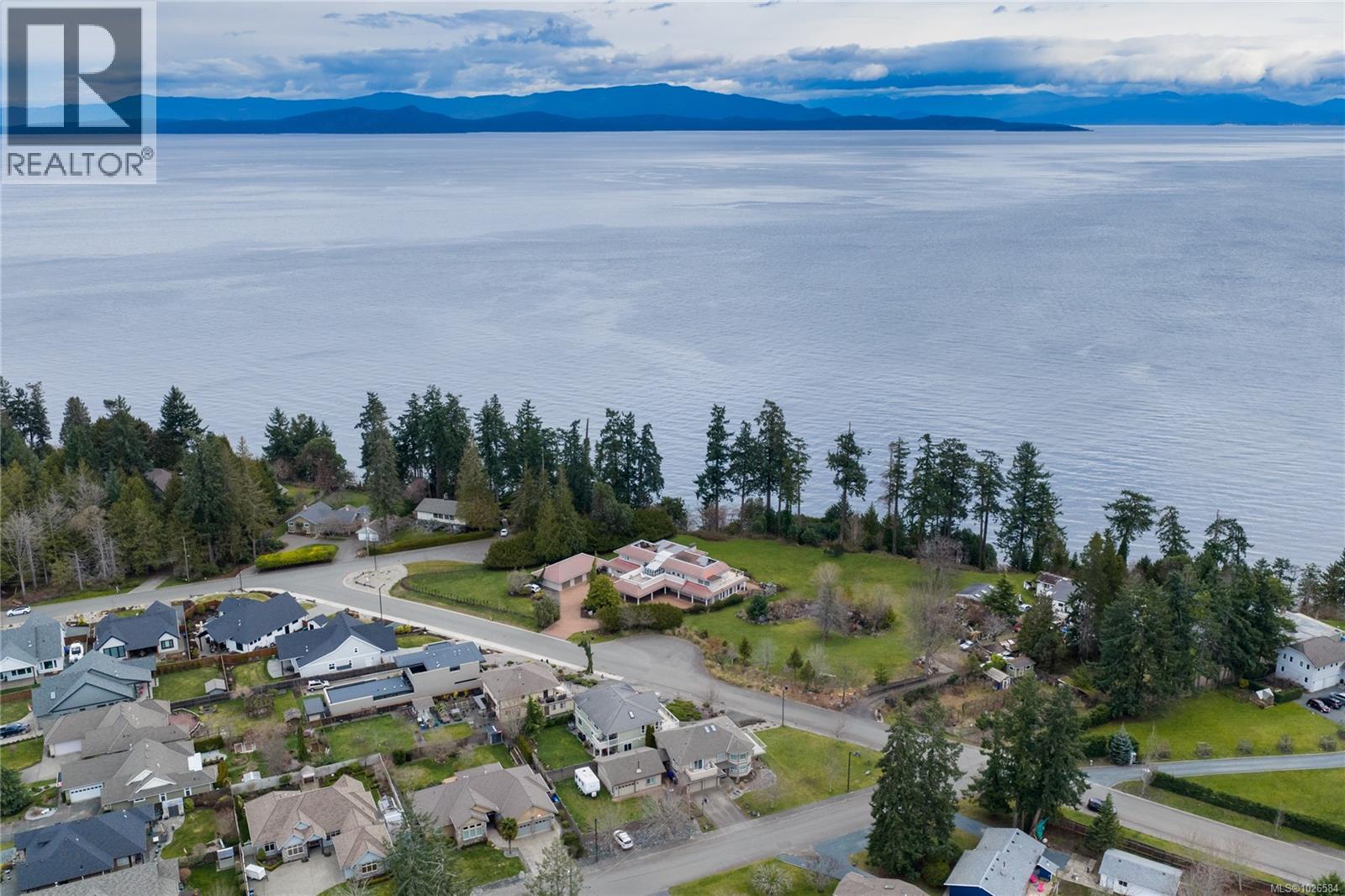 615 Chinook Ave, Parksville