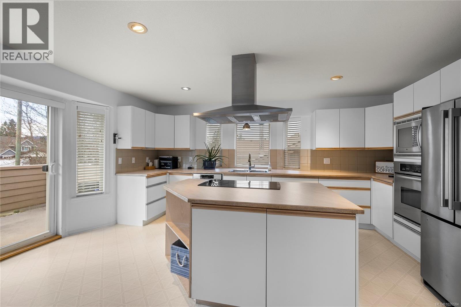 615 Chinook Ave, Parksville