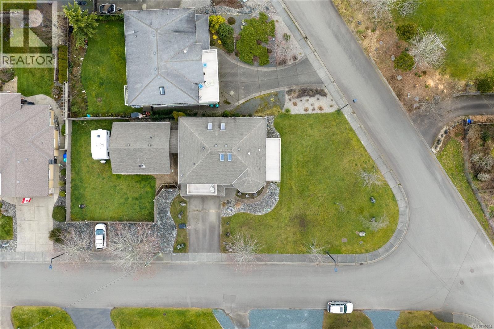 615 Chinook Ave, Parksville