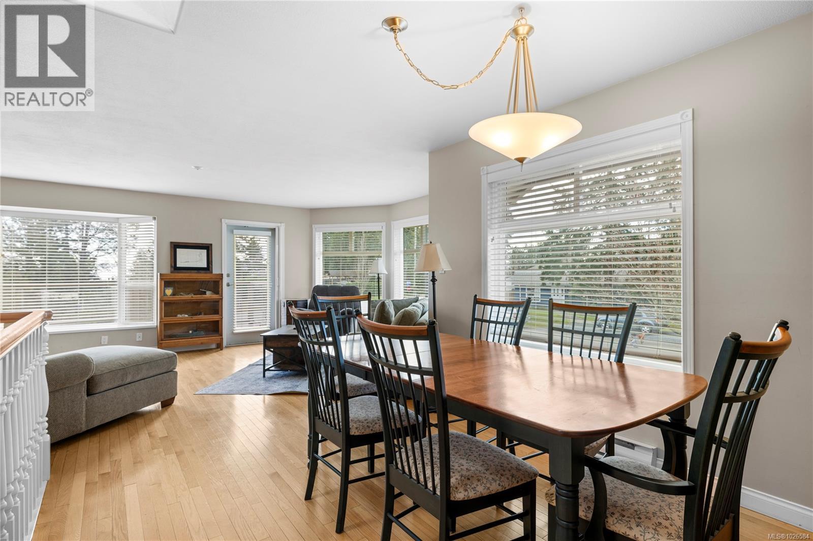 615 Chinook Ave, Parksville