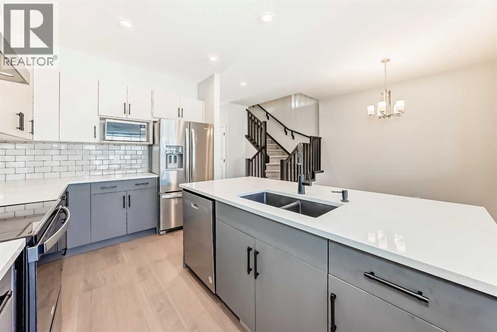 535 Tekarra Drive NW - Photo 3 of 44, Calgary, Alberta