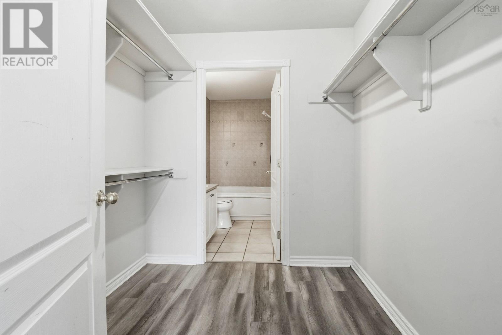 Property 24 of 32 of 307 10 Regency Park Drive